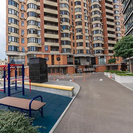 New Building Near Arena City Lesi Ukrainky 7A Kiev Ngoại thất bức ảnh
